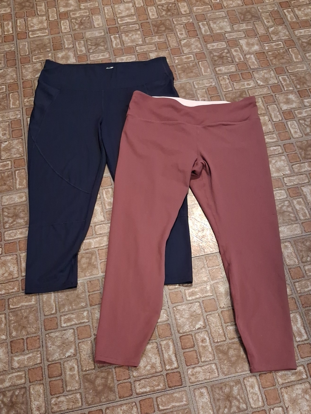 Avia Capri Leggings Duo — Navy and Mauve